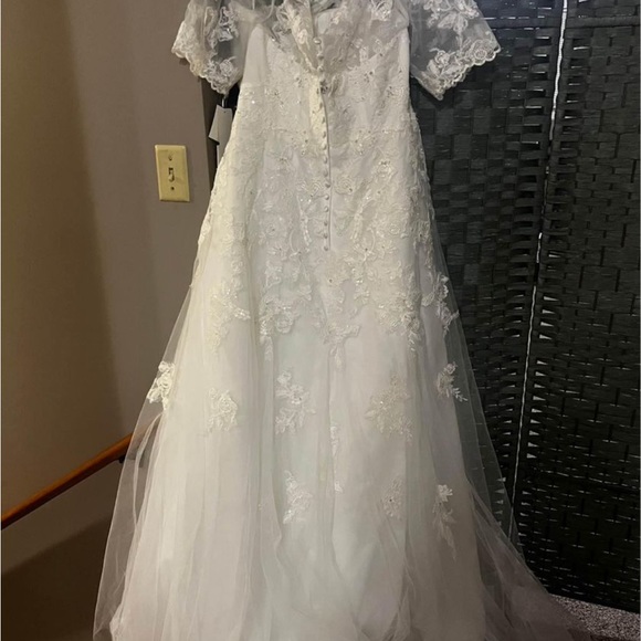 18w wedding dress - Picture 4 of 4